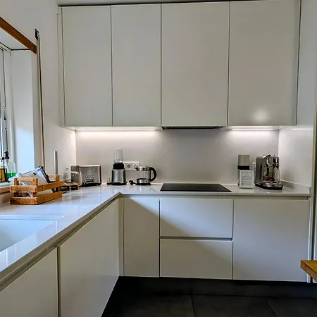 1a The Apartment *